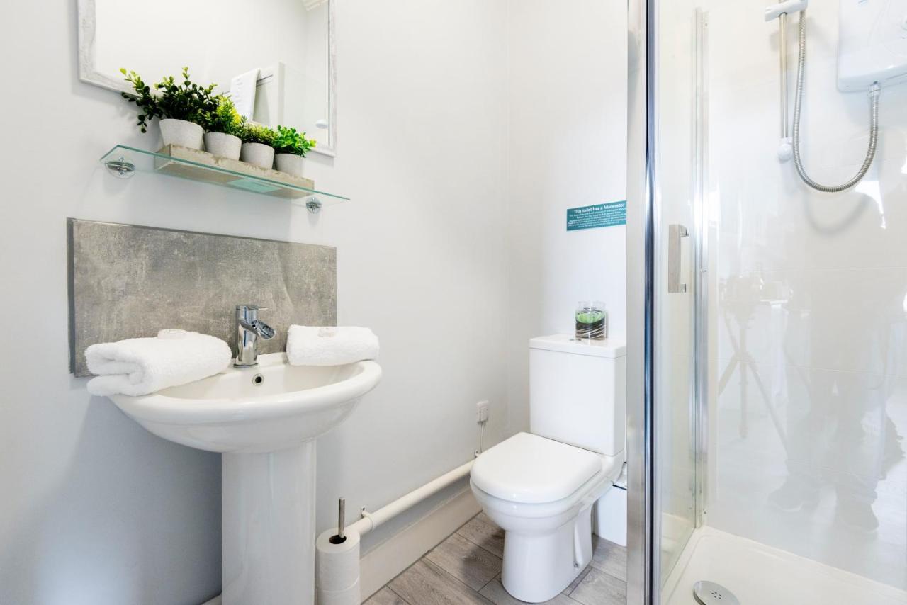 Wrexham Central Stay Apartment Seven Dış mekan fotoğraf